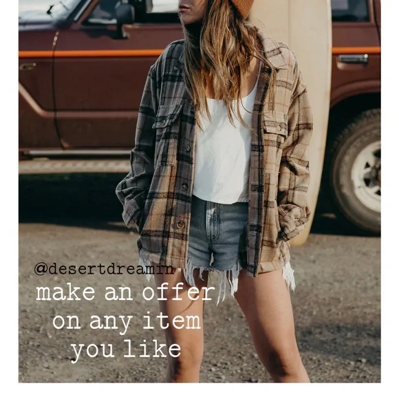 Wrangler High-Rise Light Blue Jeans with Sun Embroidery - Picture 16 of 16